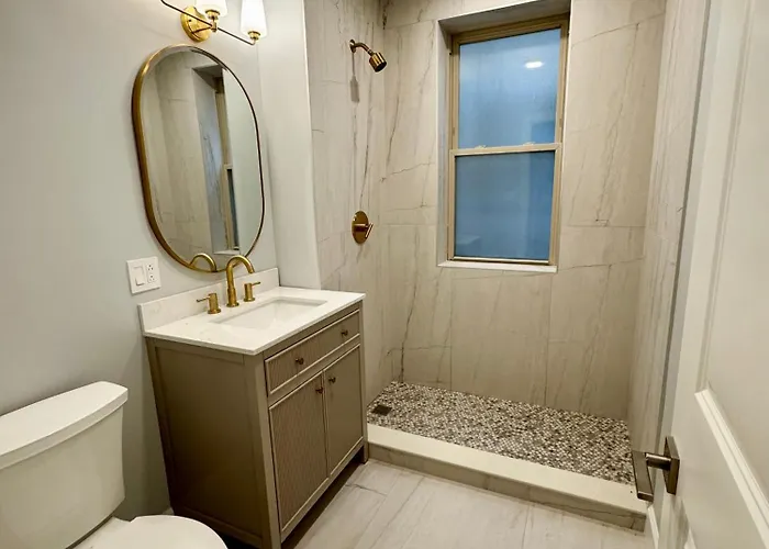 Cozy Nest In Chicago's Vibrant Lincoln Square Apartment Chicago