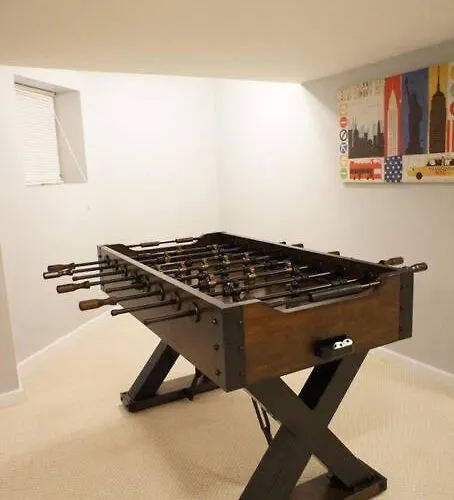 Cozy Nest In Chicago's Vibrant Lincoln Square Chicago