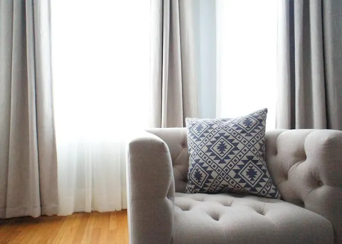 Cozy Nest In Chicago's Vibrant Lincoln Square *